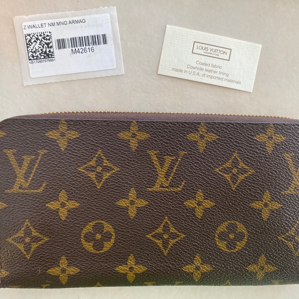 Louis Vuitton Zippy Wallet Monogram with tags and box- Like New!